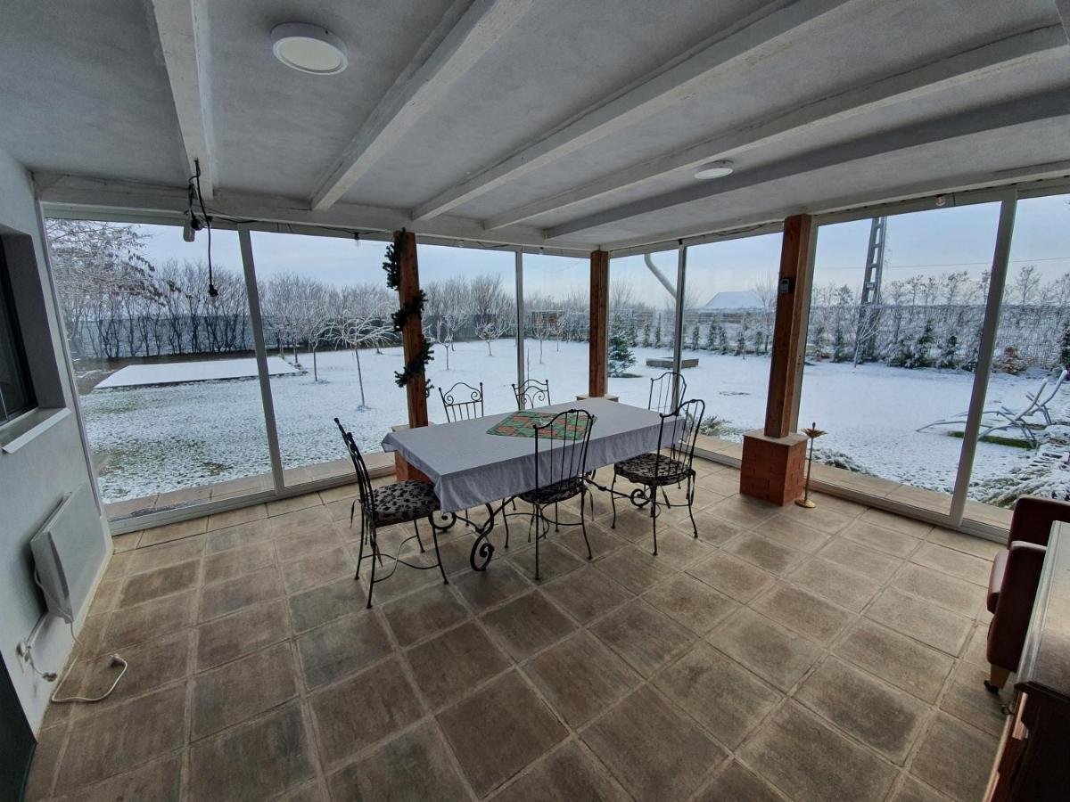 Casa Elis Piscina, Jacuzzy , Sauna, Ciubar Merei Extérieur photo