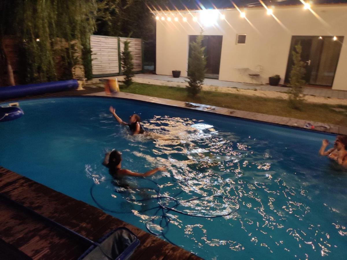 Casa Elis Piscina, Jacuzzy , Sauna, Ciubar Merei Extérieur photo