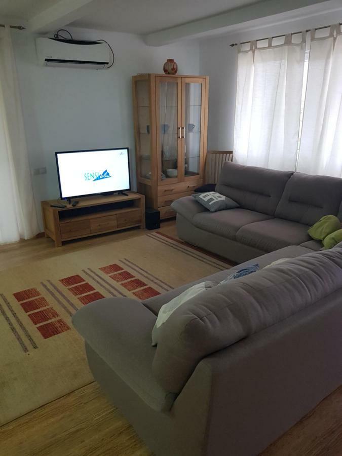 Casa Elis Piscina, Jacuzzy , Sauna, Ciubar Merei Extérieur photo